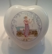 Lu Pao porcelana fina osso formato de coração caixa de bugigangas oriental asiática carro antigo bom , usado comprar usado  Enviando para Brazil