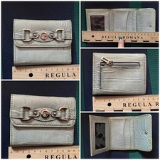 Portafoglio guess donna usato  Bologna