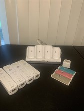 Estação de carregamento de bateria Nyko Wii 87060-A50 com 3 capas e 4 controles RVL-003 comprar usado  Enviando para Brazil