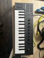Komplete kontrol m32 for sale  BRENTWOOD