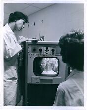 1963 Foto Circuito Fechado TV Observação Rádio Cirurgia Monitores Medicina 7X9 comprar usado  Enviando para Brazil