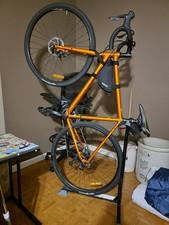 Usado, Suporte de bicicleta vertical - Armazenamento de bicicleta interno/externo, suporte de bicicleta vertical compacto comprar usado  Enviando para Brazil