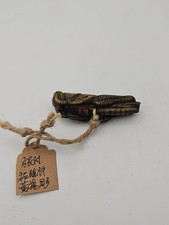 Gafanhoto Netsuke vintage japonês feito à mão de madeira século 19 comprar usado  Enviando para Brazil