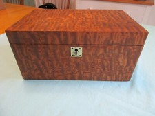 Caixa de pinho folheada vintage Burl/acolchoada/manchada - 9""x 5 3/4"" x 4 7/16"" - sem chave comprar usado  Enviando para Brazil