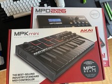Akai MPD226 & MPK MINI  comprar usado Akai MPD226 & MPK MINI  comprar usado  Enviando para Brazil
