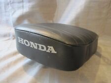 Assento de motocicleta Honda vintage preto com nervuras com parte inferior de madeira e montagens aparência de 10 x 12" comprar usado  Enviando para Brazil