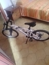 Bicicletta decathlon pollici usato  Cervinara