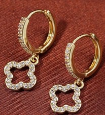 Boucles oreilles pendentif d'occasion Boucles oreilles pendentif d'occasion  France