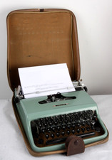 Nice vintage olivetti for sale  BOURNEMOUTH