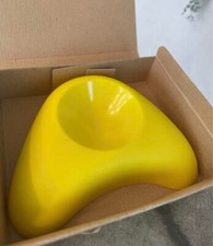 Cendrier laque jaune d'occasion Cendrier laque jaune d'occasion  Expédié en France