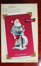 Ornamento de lembrança Hallmark, tamanho lanche! Papai Noel bicicleta ergométrica Wind Up, 2003 comprar usado  Enviando para Brazil