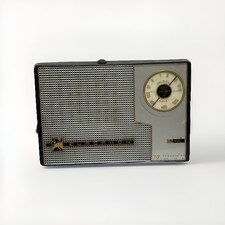 Radio tascabile portatile usato  Udine