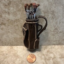 Miniaturas de casa de bonecas ~ Bolsa de golfe artesanal assinada por SMS de couro feita à mão com tacos de golfe comprar usado  Enviando para Brazil