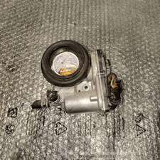 220300q030 corpo farfallato usato  Italia