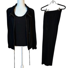 Conjunto esportivo vintage St. John Spa feminino preto 3 peças jaqueta halter top e calça P comprar usado Conjunto esportivo vintage St. John Spa feminino preto 3 peças jaqueta halter top e calça P comprar usado  Enviando para Brazil