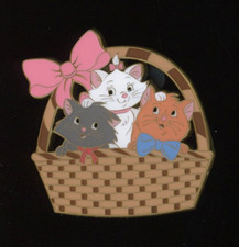 Broche Disney Loungefly The Aristocats Kitten Basket Marie Berlioz Toulouse comprar usado  Enviando para Brazil