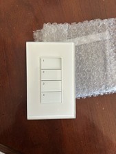 Placa de parede Lutron Palladiom sem parafusos 1 gangue vidro branco LWT-U-P-CWH com 4 botões comprar usado  Enviando para Brazil