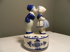 Delft blue kissing for sale  Brazil
