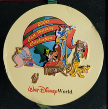 Coffret pin disney. d'occasion  Corbeil-Essonnes