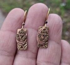 BRINCOS PENDURADOS CIRÚRGICOS EM CAMADAS SILVER FOREST 18K 1" comprar usado  Enviando para Brazil