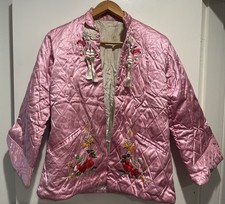 Jaqueta de cama vintage japonesa acolchoada de cetim bordada à mão, rosa floral comprar usado Jaqueta de cama vintage japonesa acolchoada de cetim bordada à mão, rosa floral comprar usado  Enviando para Brazil