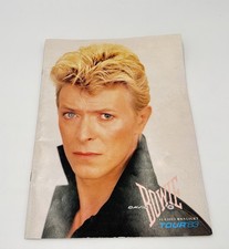 David Bowie Serious Moonlight Tour 1983 Livro Programa de Concertos Grande 9,5" X 13" comprar usado David Bowie Serious Moonlight Tour 1983 Livro Programa de Concertos Grande 9,5" X 13" comprar usado  Enviando para Brazil