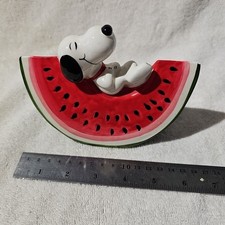 Vintage Peanuts Snoopy on Watermelon Slice Bank UFS United Feature Syndicate comprar usado Vintage Peanuts Snoopy on Watermelon Slice Bank UFS United Feature Syndicate comprar usado  Enviando para Brazil
