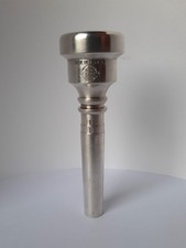 Bocal trompete Henri Selmer Paris 1B – Vintage – Feito na França – Original comprar usado Bocal trompete Henri Selmer Paris 1B – Vintage – Feito na França – Original comprar usado  Enviando para Brazil