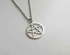 Collana pentagramma usato  Genova