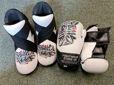 Luvas de combate Points + botas tamanho pequeno Tae Kwon Do kickboxing  comprar usado  Enviando para Brazil