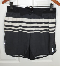Shorts de tabuleiro listrado Zoot "Ironman Triathlon" masculino tamanho médio - 7" costura interna comprar usado  Enviando para Brazil
