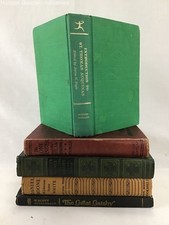 Vintage Bookshelf Décor Books Lot Of 5 - Sherlock Holmes, Great Gatsby, & More! comprar usado Vintage Bookshelf Décor Books Lot Of 5 - Sherlock Holmes, Great Gatsby, & More! comprar usado  Enviando para Brazil