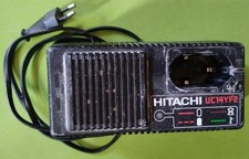 Chargeur hitachi uc14yf2 d'occasion  Évreux