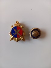 Lot insignes boutonnières d'occasion  Cran-Gevrier