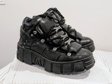 New rock boots d'occasion  Expédié en Belgium