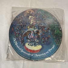 A Musical Souvenir Of America On Parade Vintage 1975 Vinyl LP Record DisneyWorld comprar usado A Musical Souvenir Of America On Parade Vintage 1975 Vinyl LP Record DisneyWorld comprar usado  Enviando para Brazil