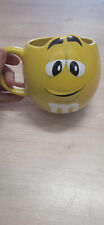 Tasse mug jaune d'occasion  Le Lion-d'Angers