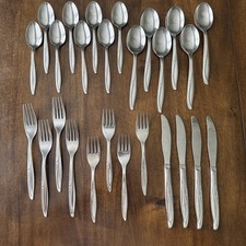 Piece lot set for sale  Linden