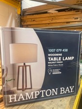 Hampton Bay Woodbine 23,5 pol. Abajur de mesa de madeira de nogueira comprar usado  Enviando para Brazil