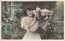 Paques femme souriante d'occasion  Vasles