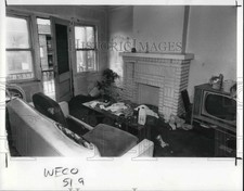 Usado, 1989 Press Photo prédio de apartamentos abandonado segundo andar comprar usado  Enviando para Brazil