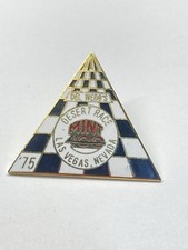 Broche de lapela esmaltado vintage perfeito 400 Desert Race Las Vegas 1975 pirâmide quadriculada comprar usado  Enviando para Brazil