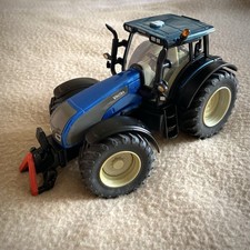 Siku valtra tractor for sale  LINCOLN
