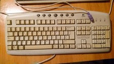 Tastiera logitech usato  Vaiano Cremasco