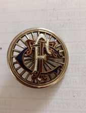 Ancien insigne émaillé d'occasion  Magny-en-Vexin