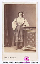 Women with headdress d'occasion  Expédié en Belgium