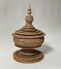 Objeto de arte de vime indonésio. Cesta de pagode final, design de tecido estilo Hapao. comprar usado  Enviando para Brazil
