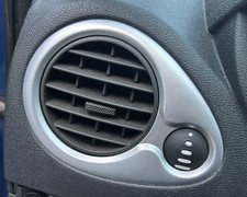 Grille aération gauche d'occasion Grille aération gauche d'occasion  Landrecies