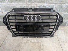 Audi 8v5853651 griglia usato  Verrayes
