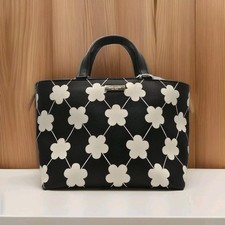 NOVA Bolsa Kate Spade Preta com Flores Brancas Alça Superior - FAÇA OFERTA E GANHE, usado comprar usado  Enviando para Brazil
